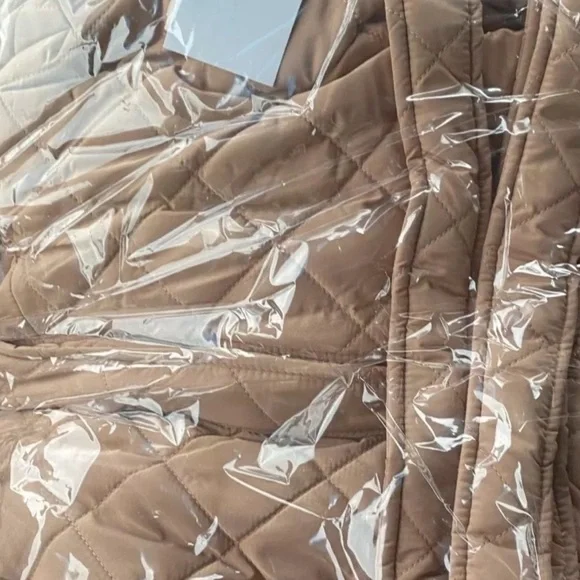 Kylie Puffer Long Midi Quilted Vest Cap Sleeve Stylish Collar W/Oversized Hood - Picture 5 of 6